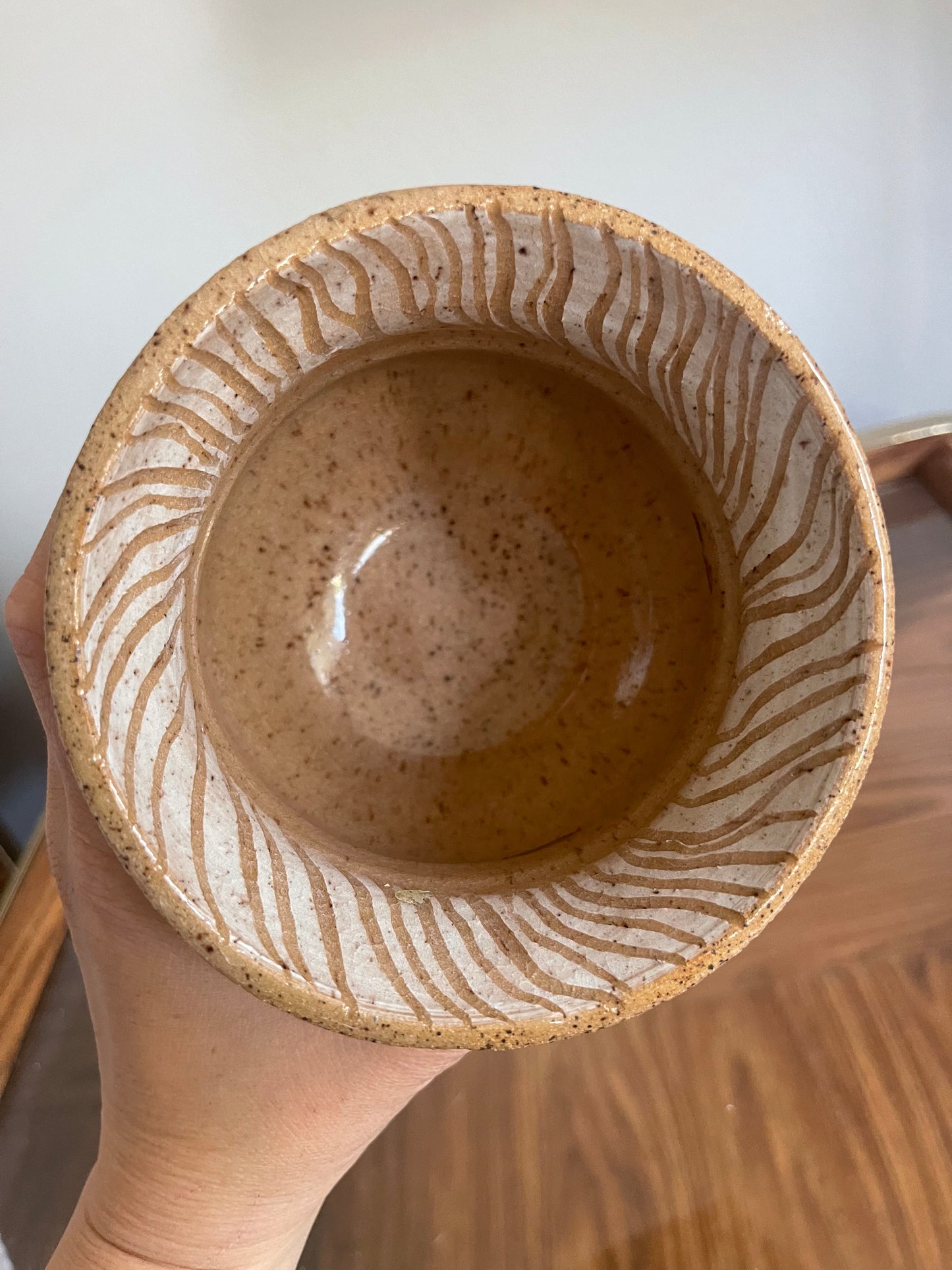 B&W SGRAFFITO VASE